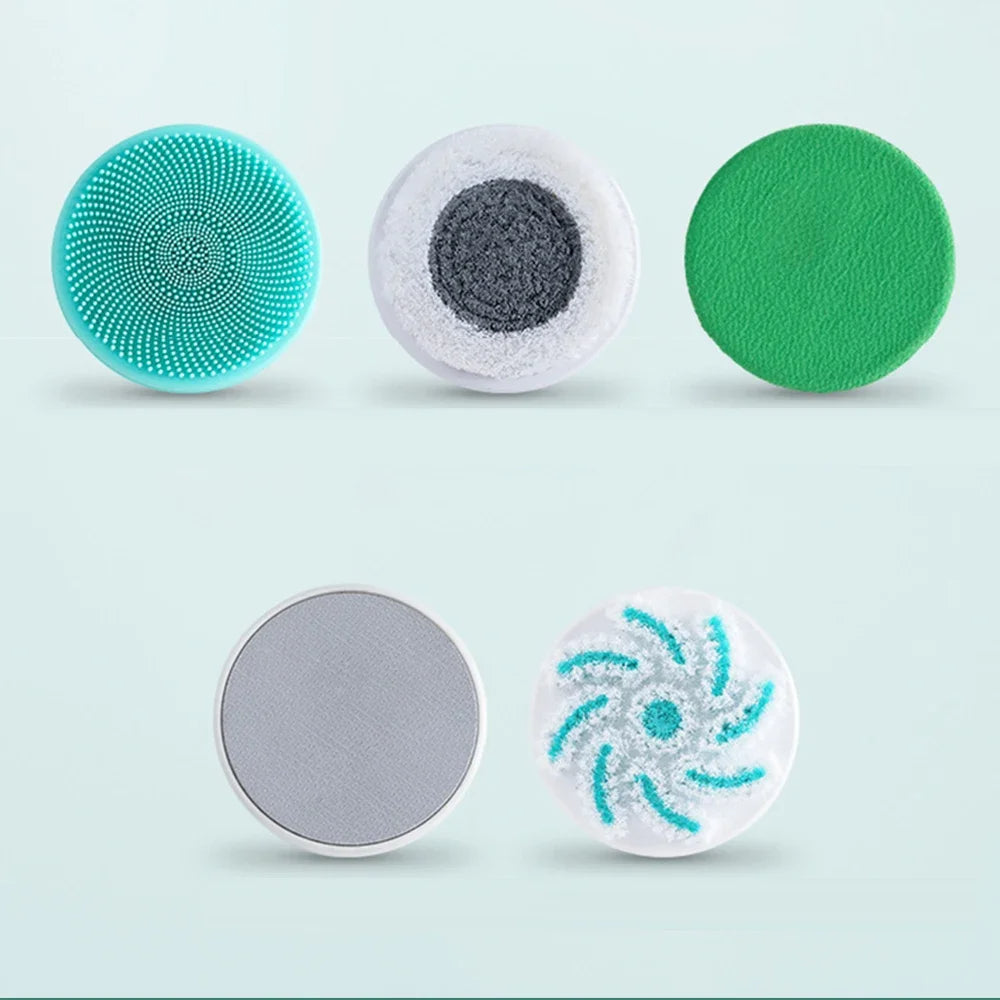 Müheloses vollständiges Reinigungsmassage unter der Dusche 